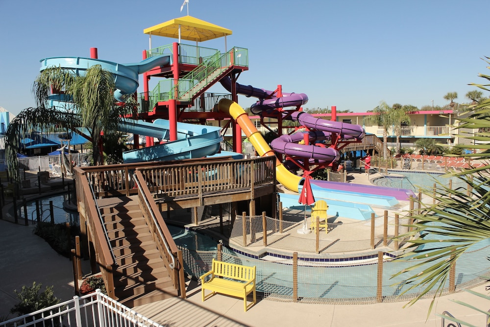 Ramada by Wyndham Hotel & Water Park 56/67
