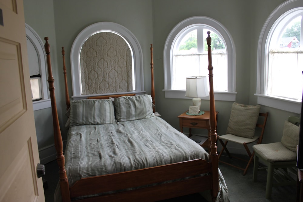 Victorian Charm Inn 16/47