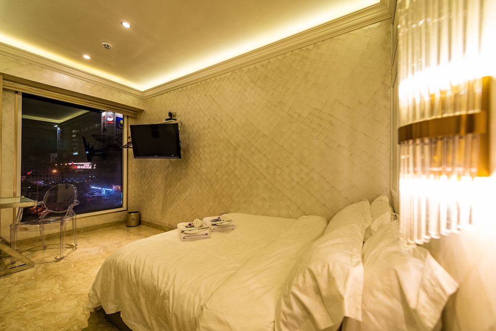 AC Residence Kota Kinabalu 9/25