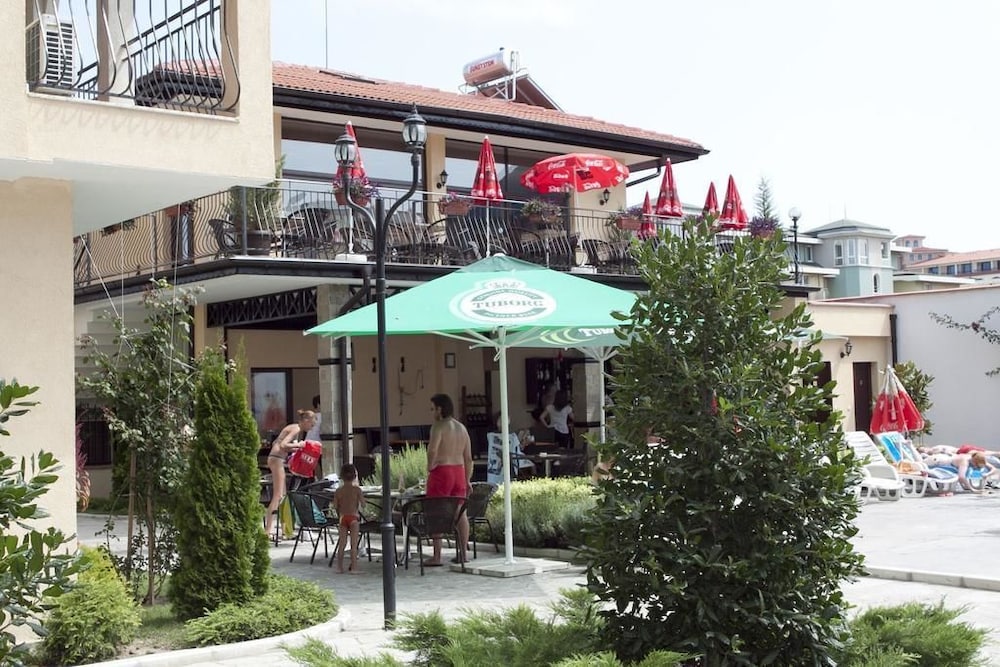 Aparthotel Rose Village 2/65