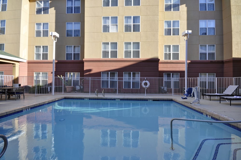 Homewood Suites By Hilton Phoenix-Biltmore photo3