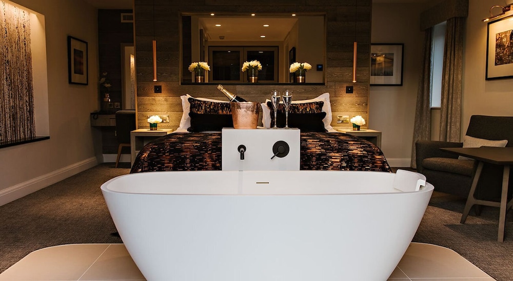 Low Wood Bay Resort Spa 72/81