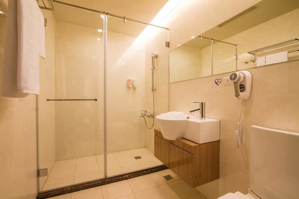 Haifu Hotel And Suites 15/65