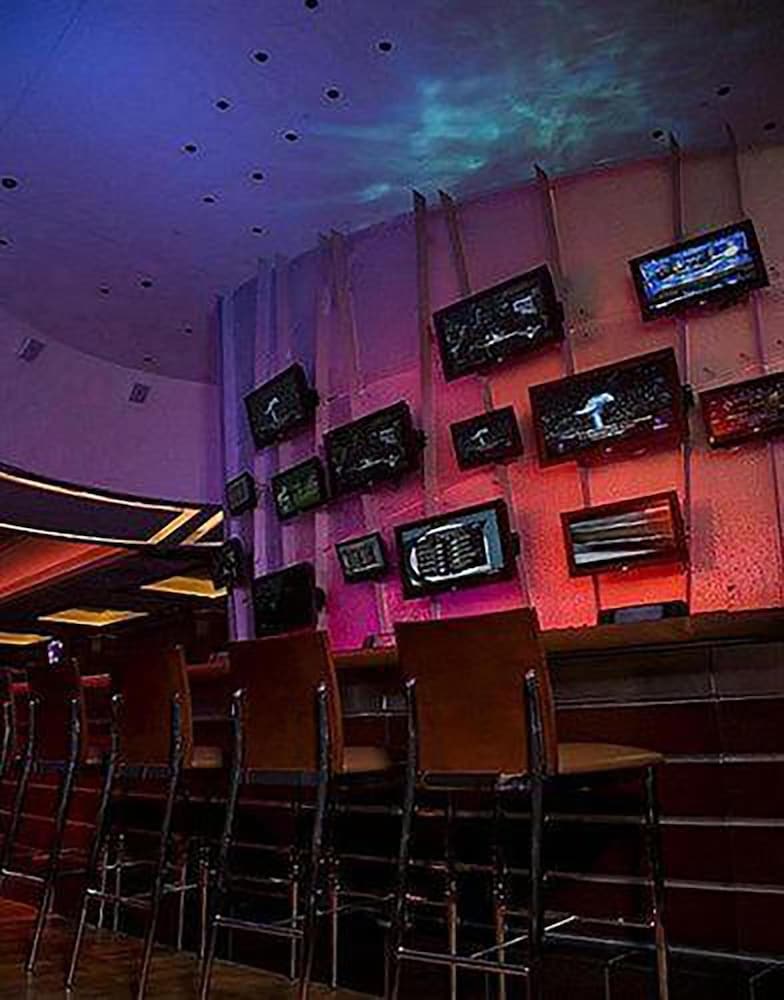 Isle Casino Hotel Waterloo - A Caesars Rewards Destination 6/52