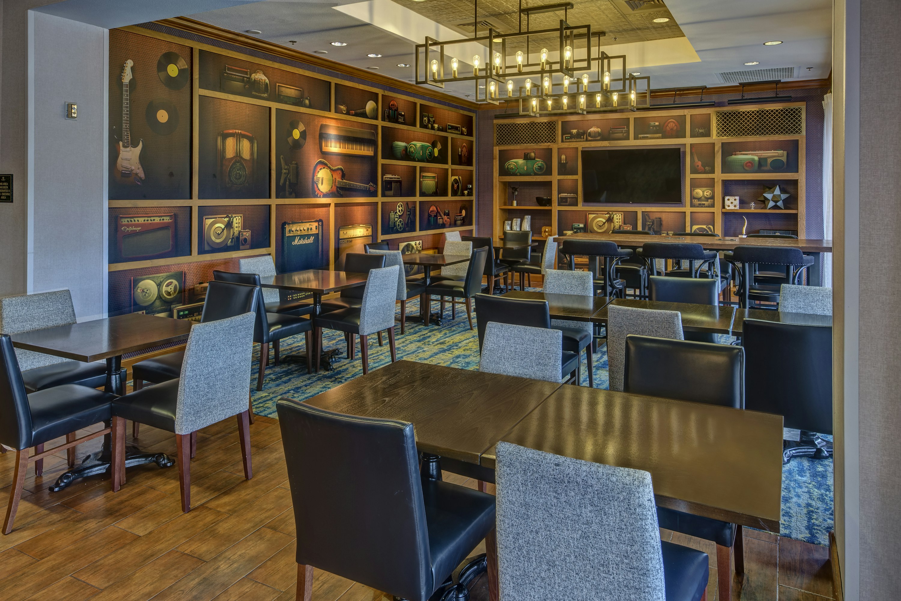 Hampton Inn & Suites Austin-Downtown 40/51