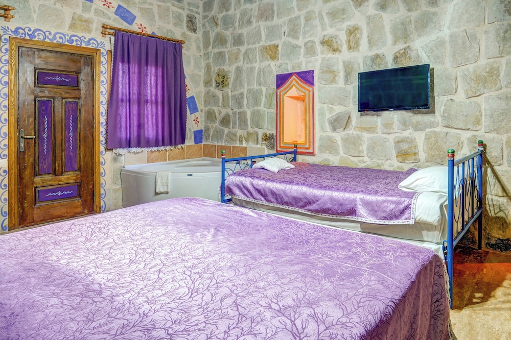 Nova Cave Hotel 11/50