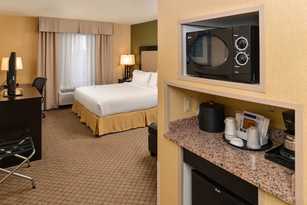 Holiday Inn Express Woodland 15/53