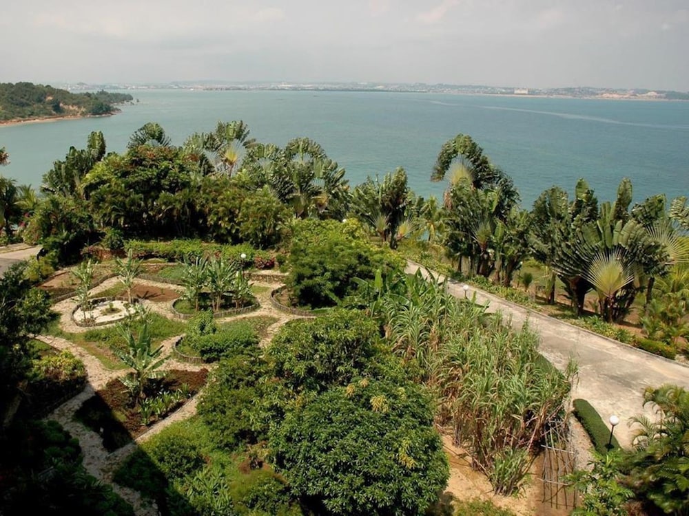 Batam View Beach Resort 65/68