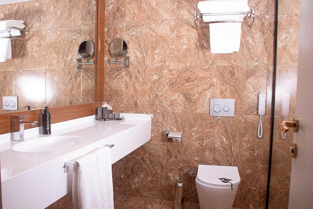 Shelter Inn Hotel & Spa 41/47