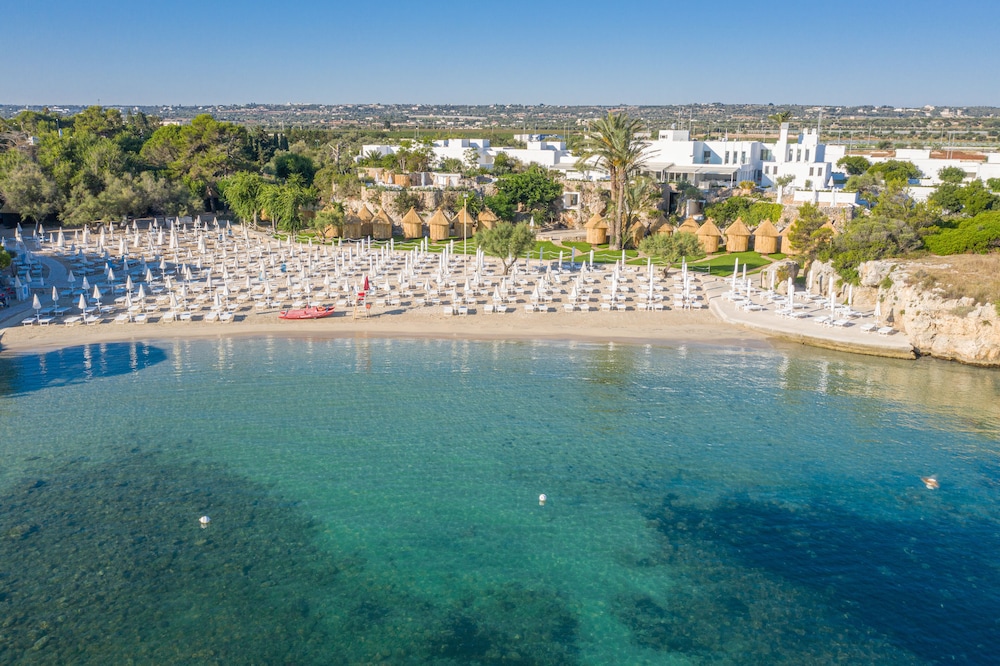 Grotta Palazzese Beach Hotel 55/61