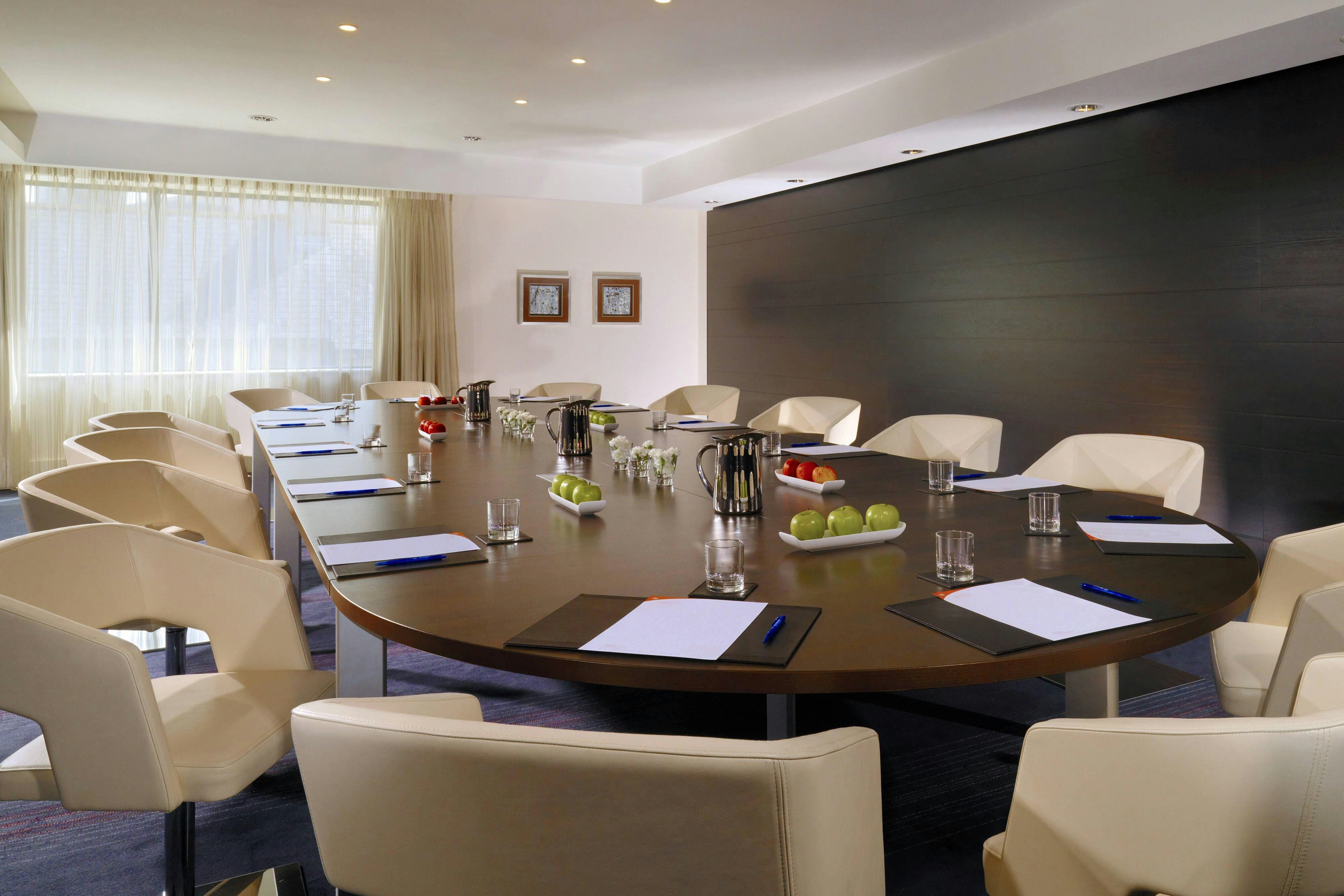 SHERATON ATHLONE HOTEL 45/49