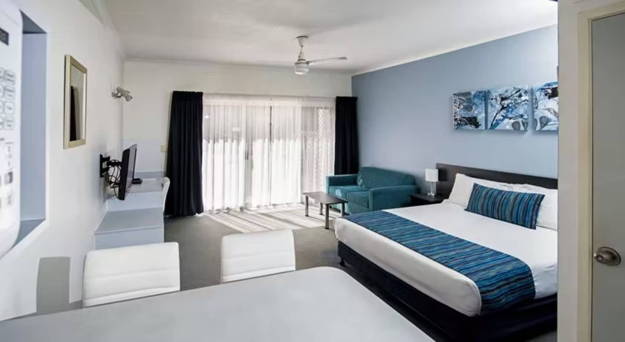 Spa, Suite, Queen Bed