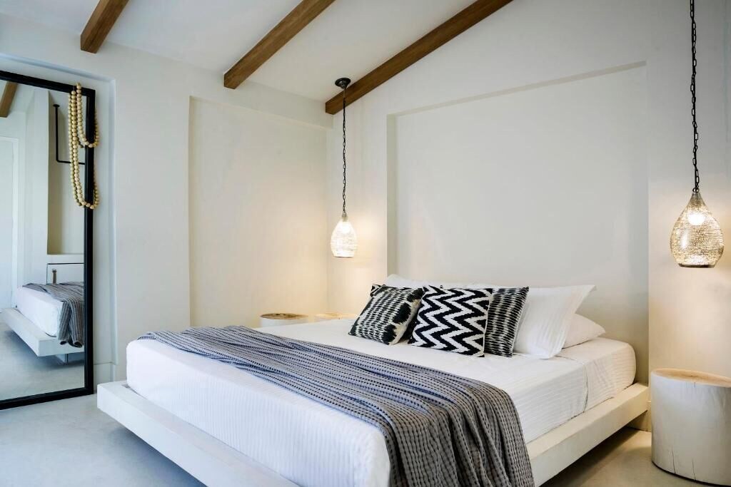 SUPERIOR, DOUBLE BED, PARTIAL SEA VIEW