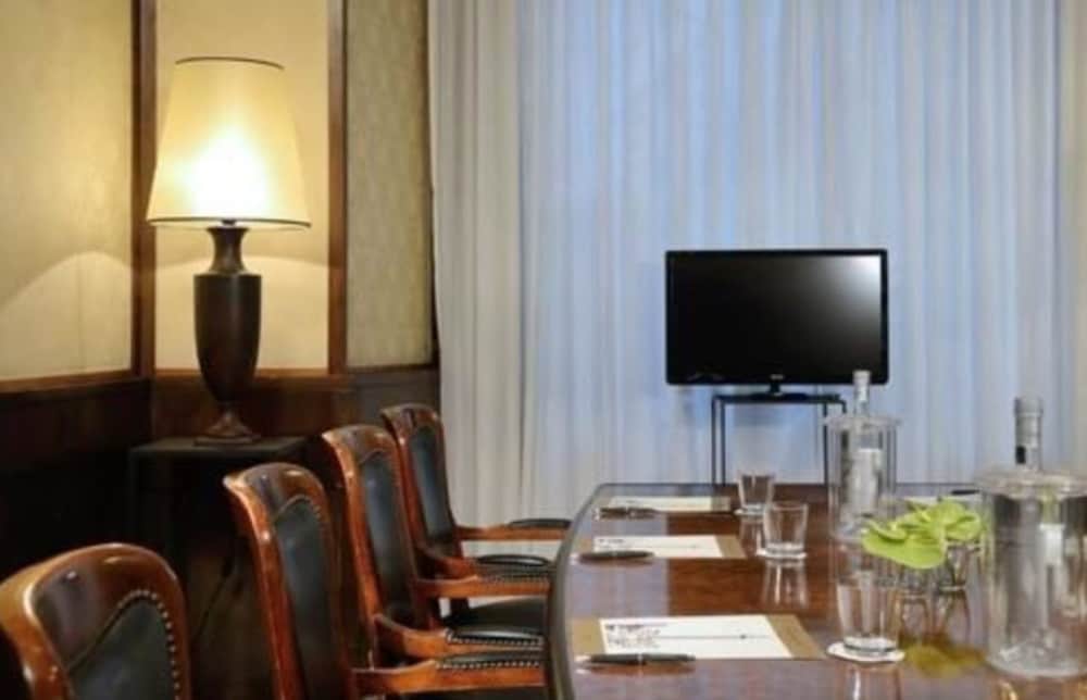 Colonna Palace Hotel 43/47