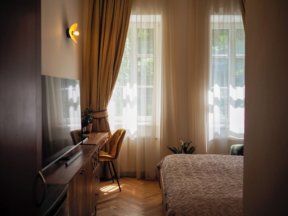Boutique Hotel 16 34/50