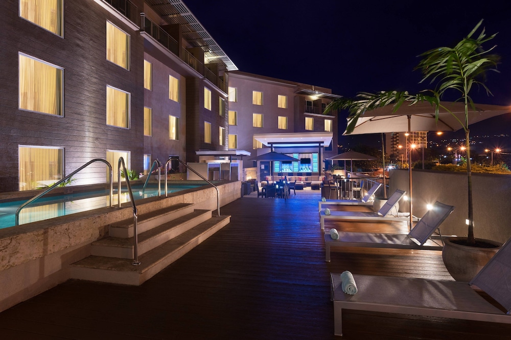 Courtyard By Marriott Kingston Jamaica 6/51