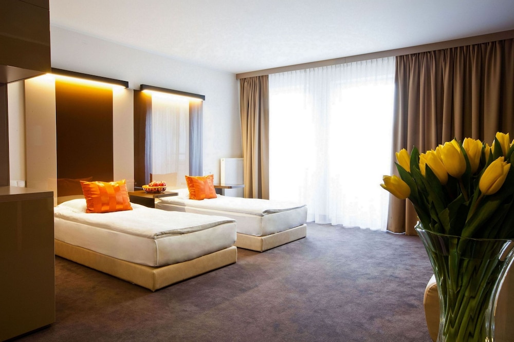 PLATINUM PALACE APARTMENTS 25/46