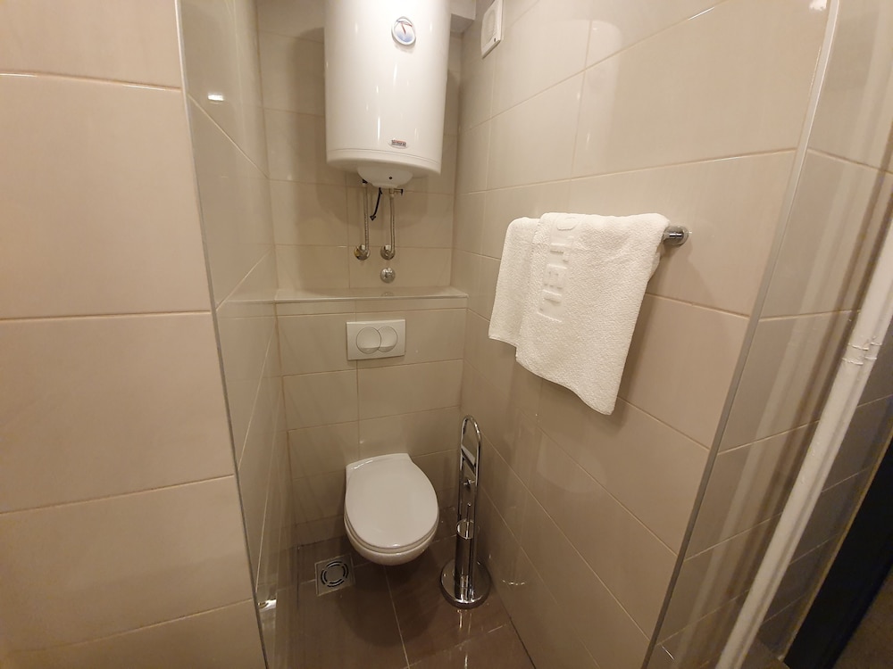 Premium Crown Suites 43/47