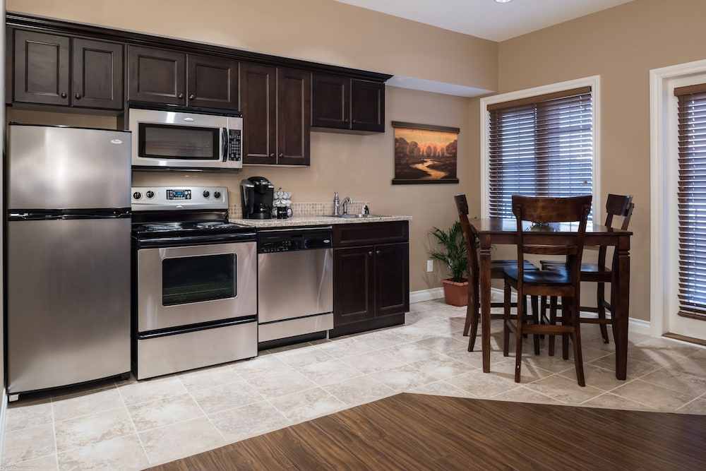 The Castle at Swan Lake 36/41
