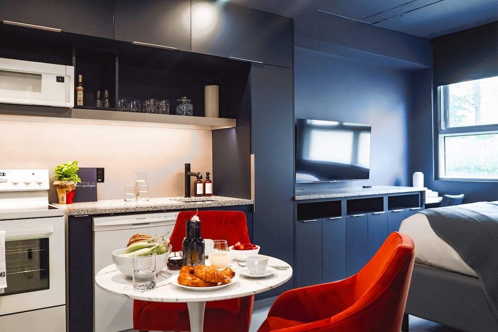 Pierce Boutique Apartments 64/73