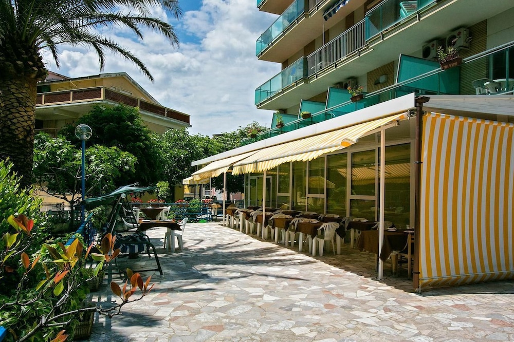 Hotel Antares 2/29