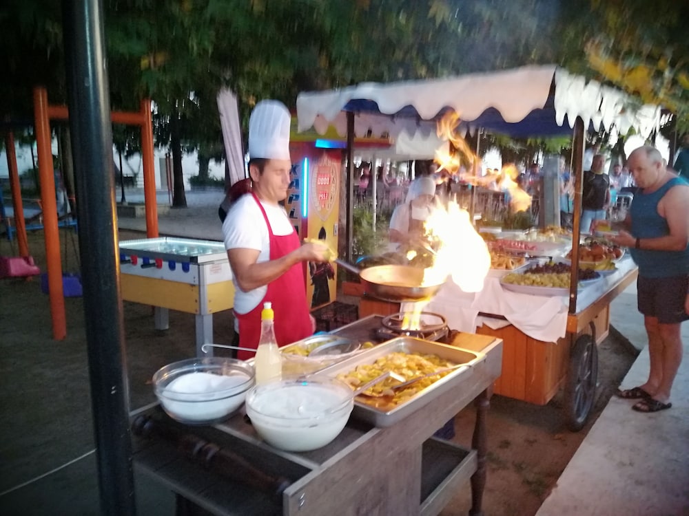 Sirma Hotel 15/50