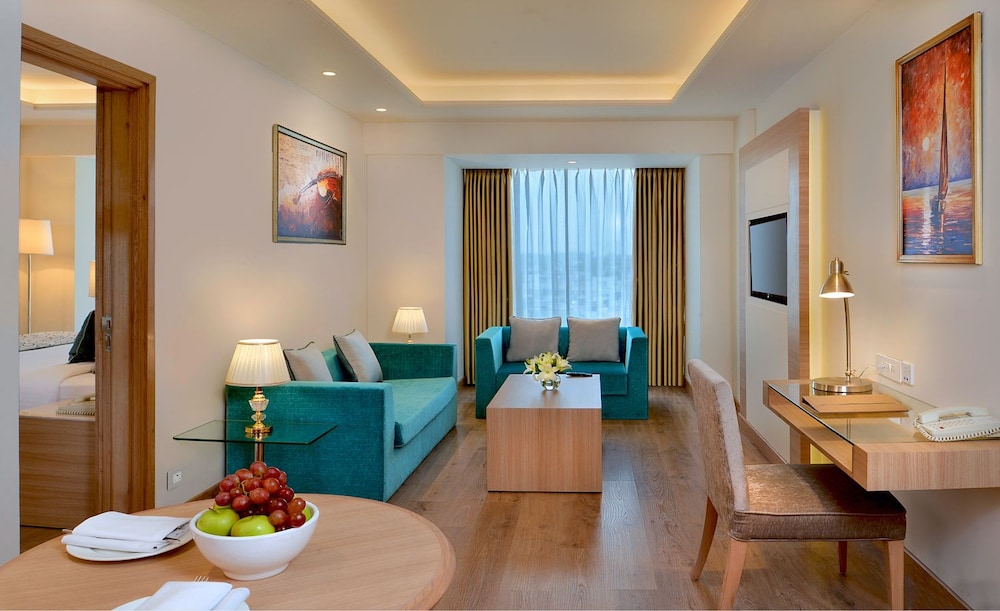 Golden Sarovar Portico 31/59
