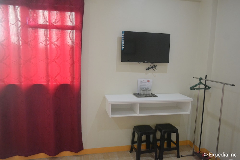 Aroha Hotel 28/39