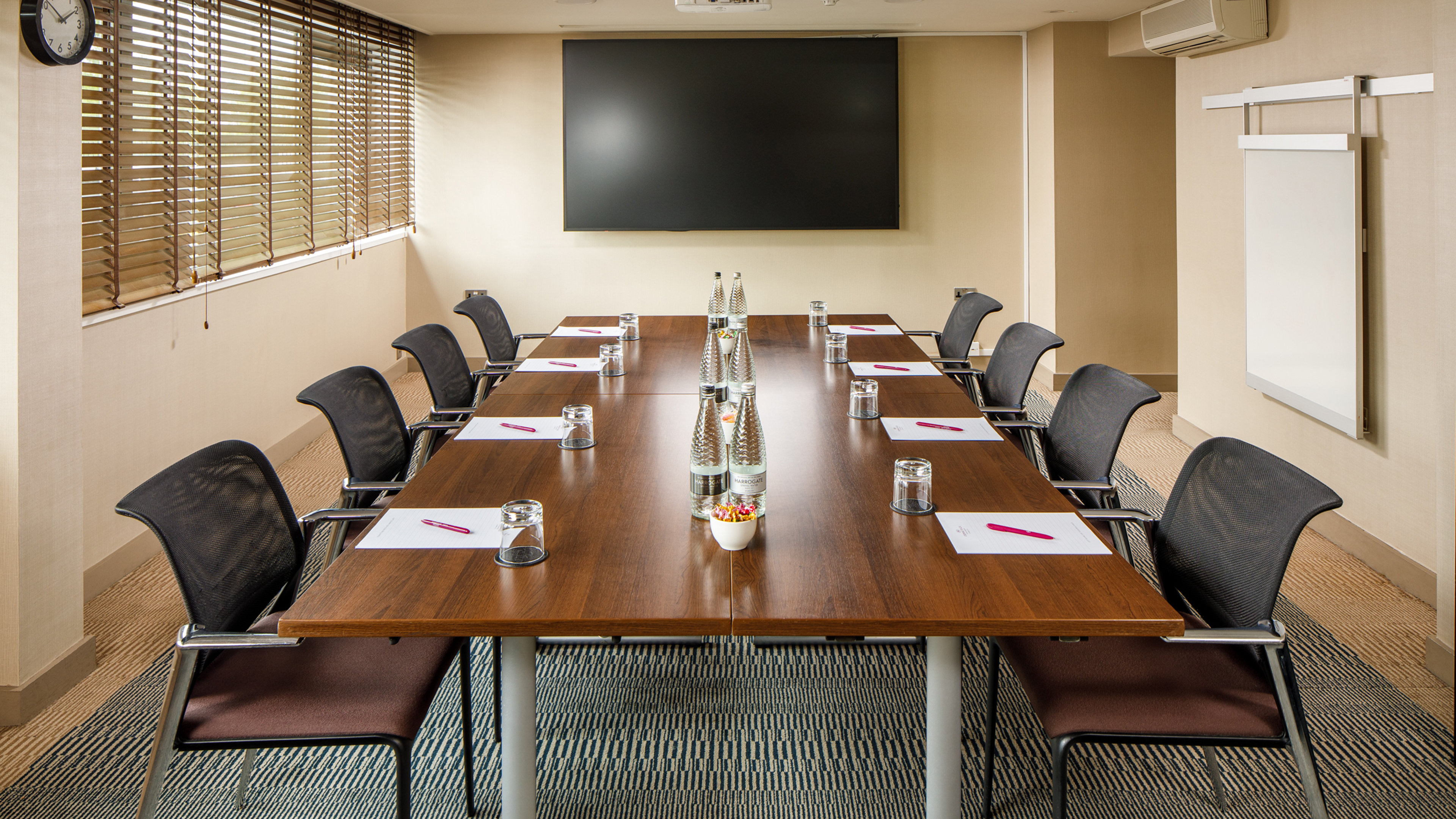 Crowne Plaza Manchester Airport 40/50