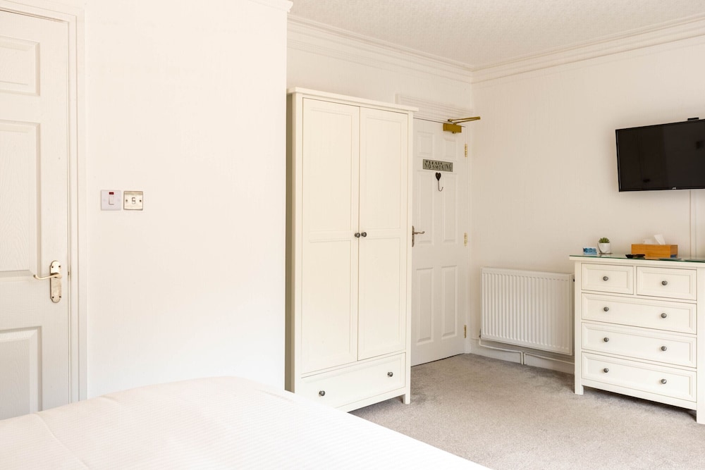Number 80 Bed Then Breakfast 48/65