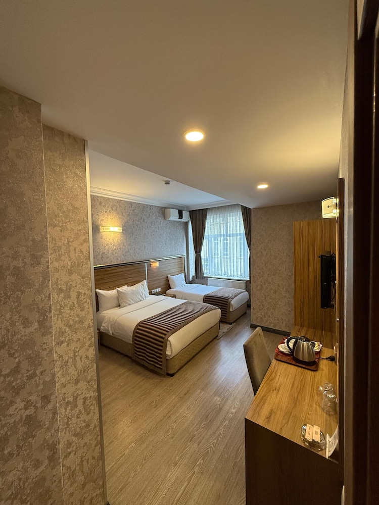 Buyuk Hotel 19/50