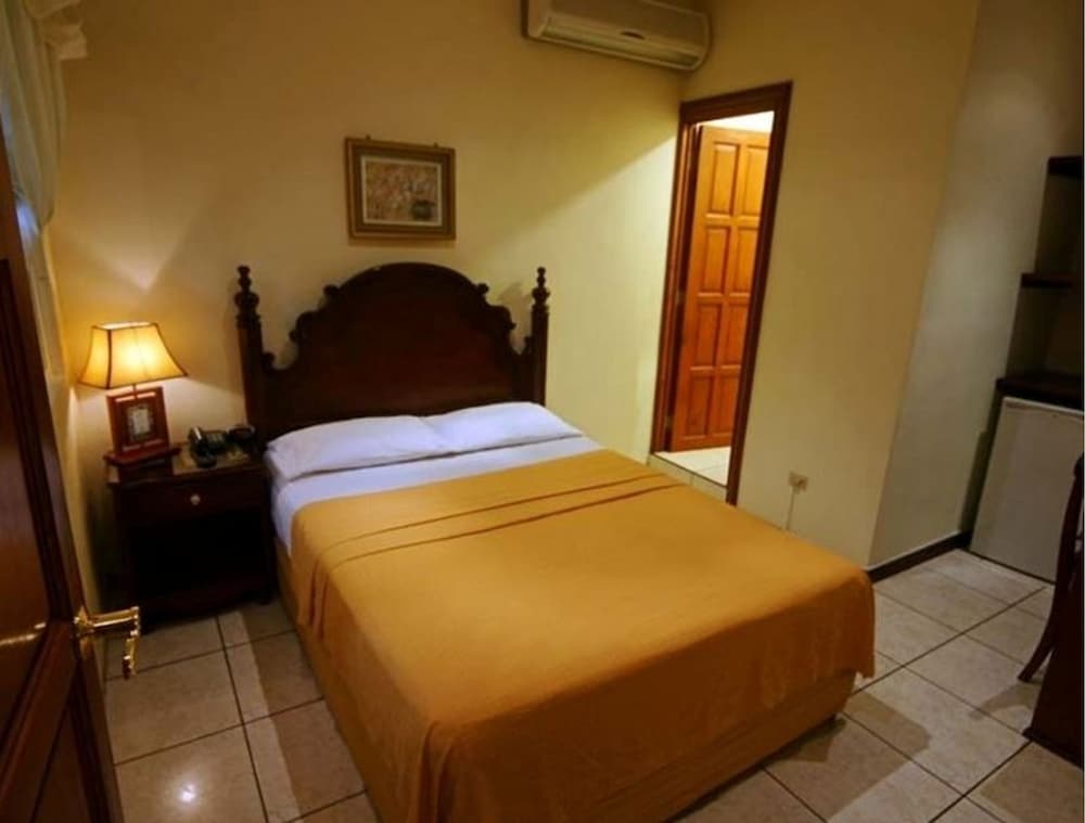 VILLA FLORENCIA ZONA ROSA 30/71