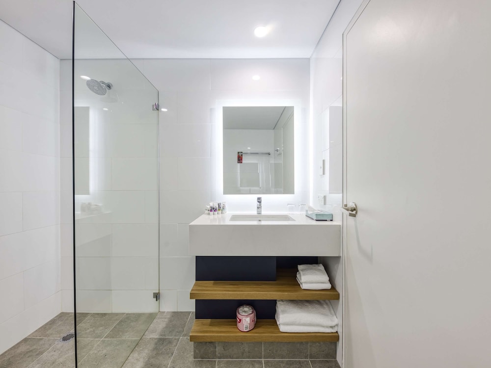 Mercure Penrith 12/69