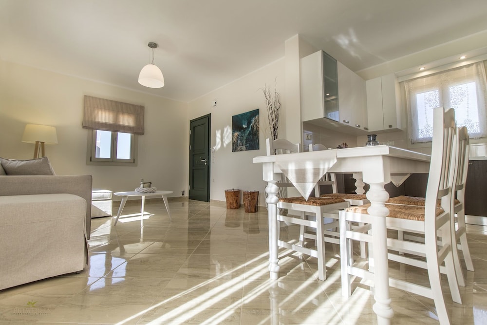 Iphimedeia Apartments Suites 57/75