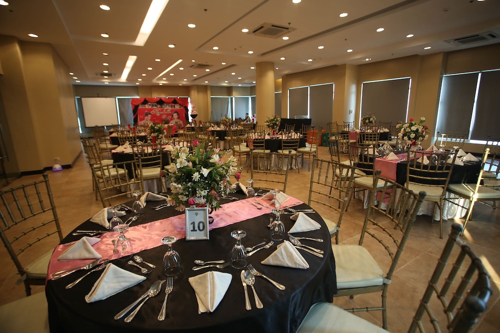 Lancaster Hotel Manila 30/45