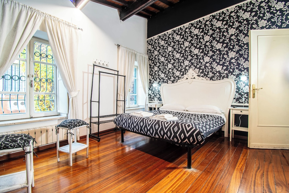The House In Trastevere 19/48