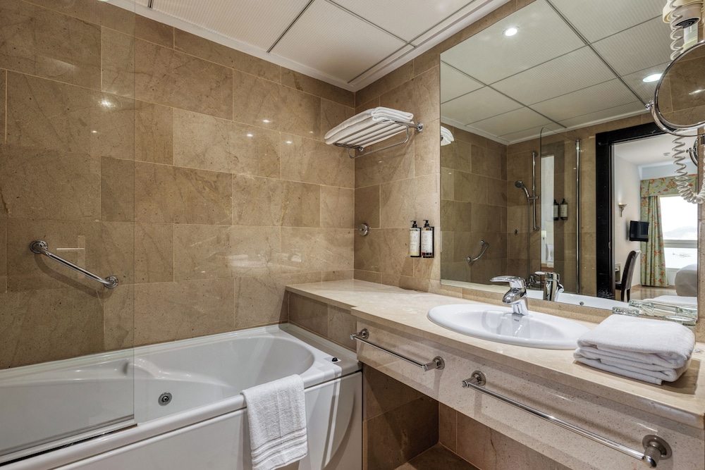 Senator Aguilas Hotel 47/49