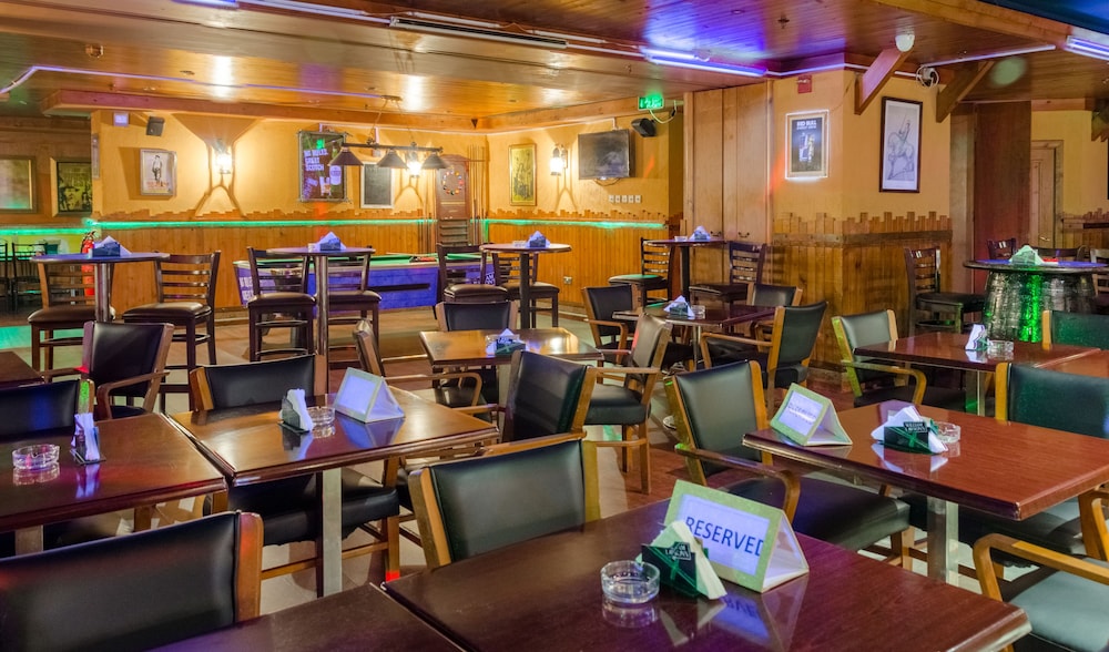 restaurant cafeteria
