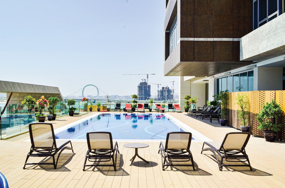 Waterfront Hotel Apartment 44/54