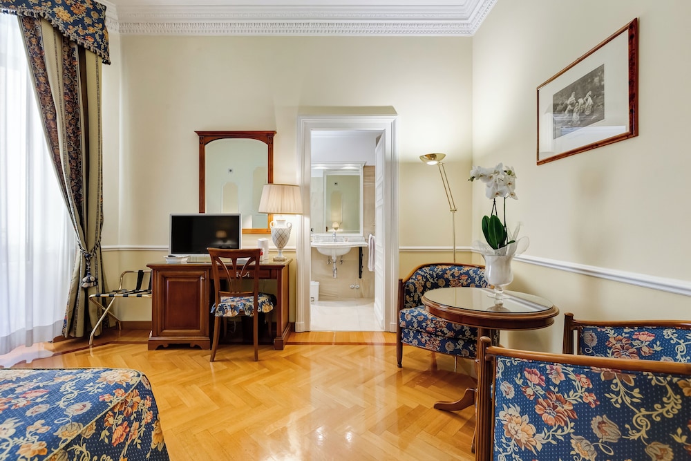 Hotel Cellini 35/61