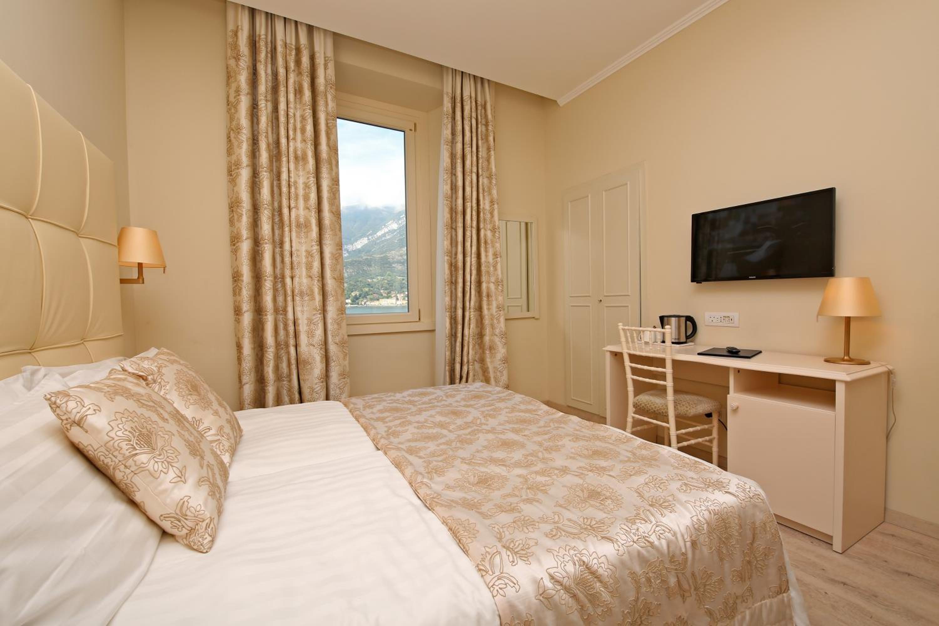 Hotel Du Lac 15/50