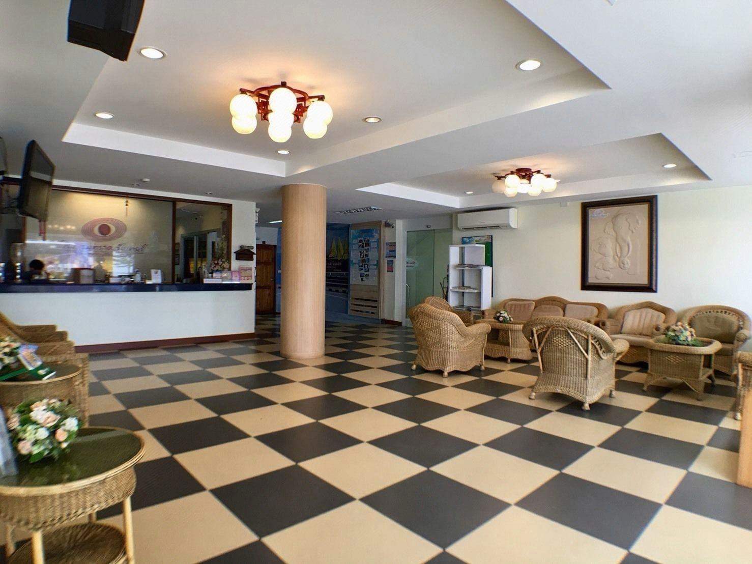 Trat Center Hotel 4/38