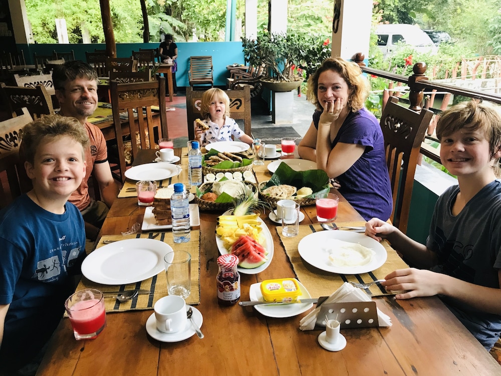 Hungry Lion Resort 25/43