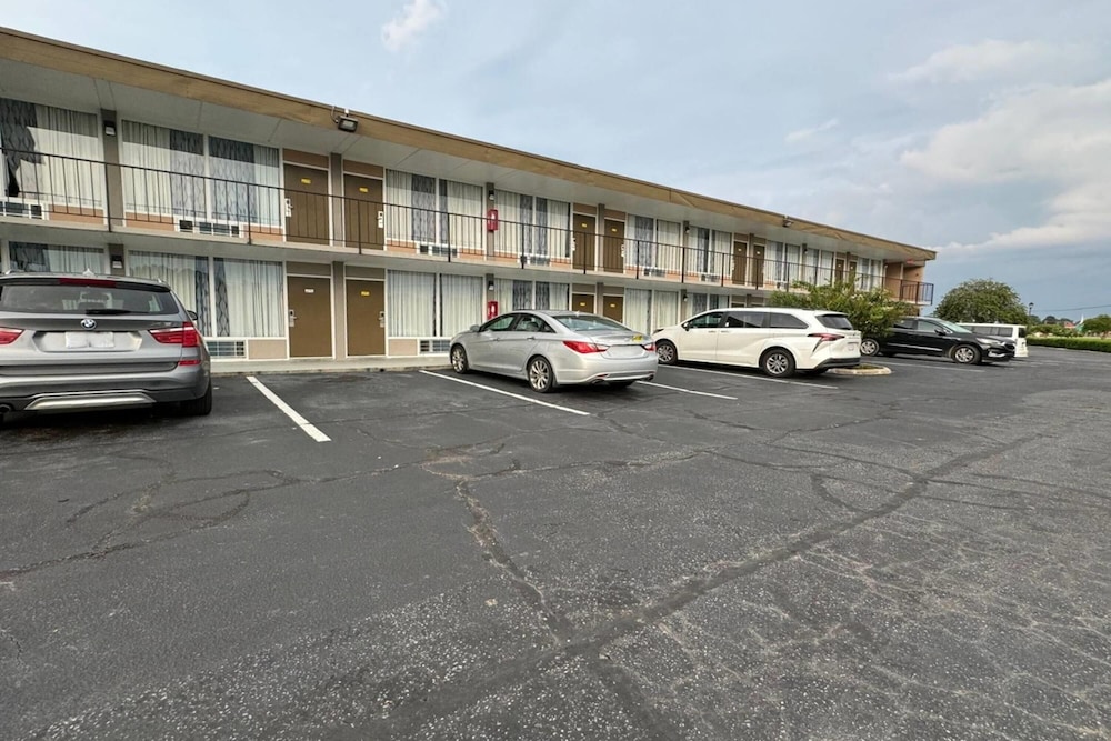 Days Inn by Wyndham Goldsboro 36/53