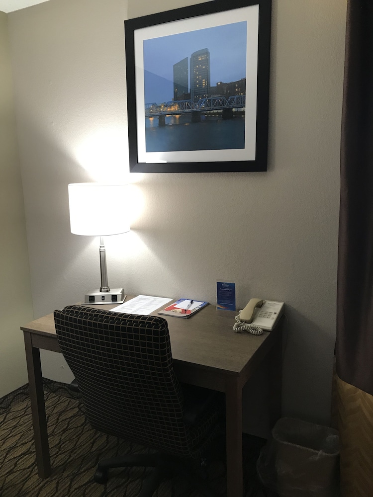 Baymont By Wyndham Grand Rapids Southeast 33/38
