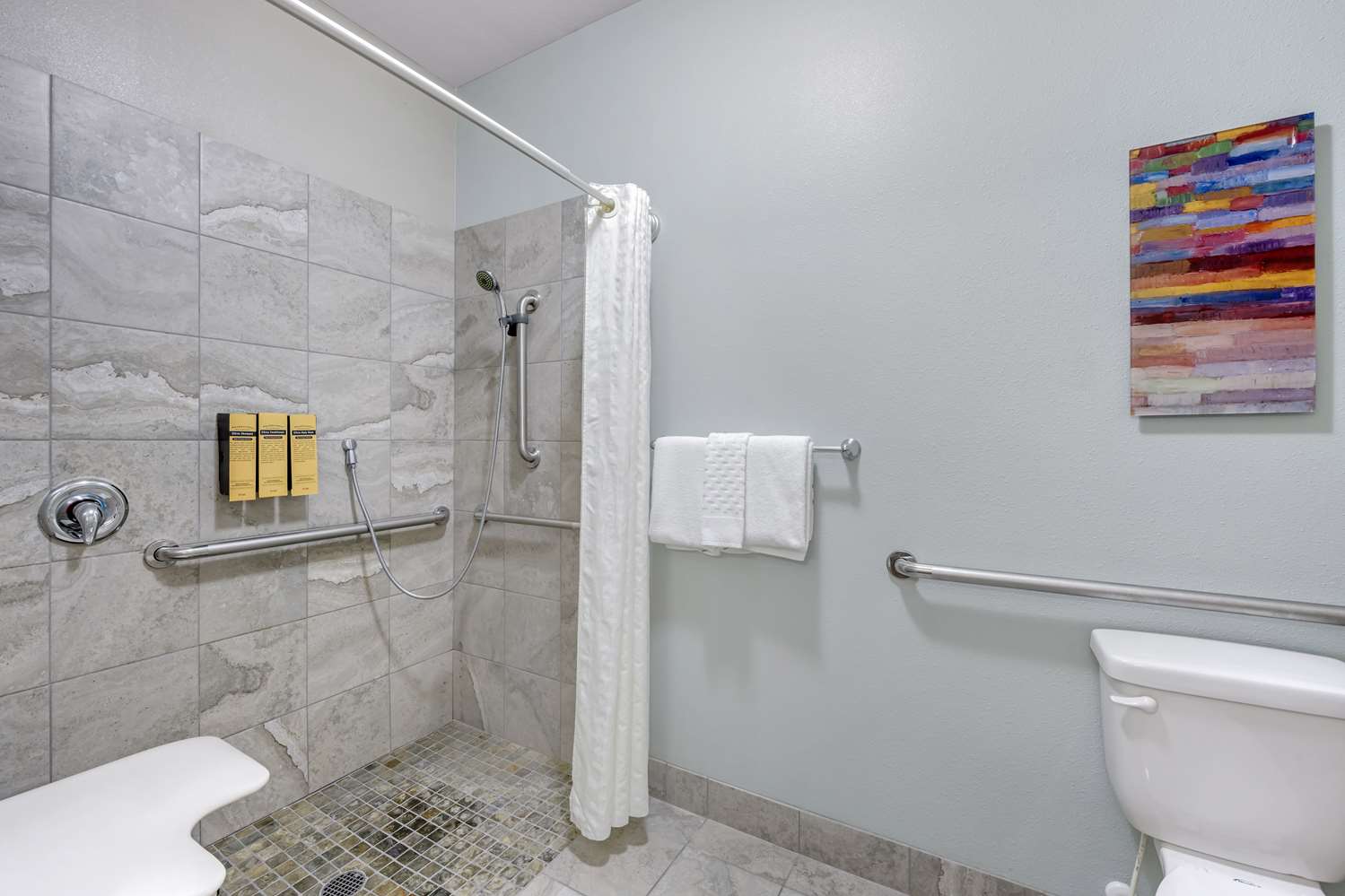غرفة بسرير كوين لذوي الإعاقة، Best Western Plus Peppertree Inn At Omak 2/2