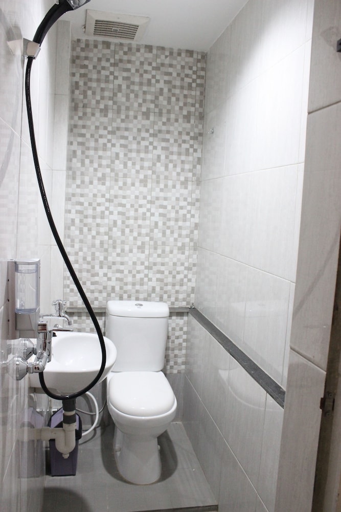 Permata Inn 27/28