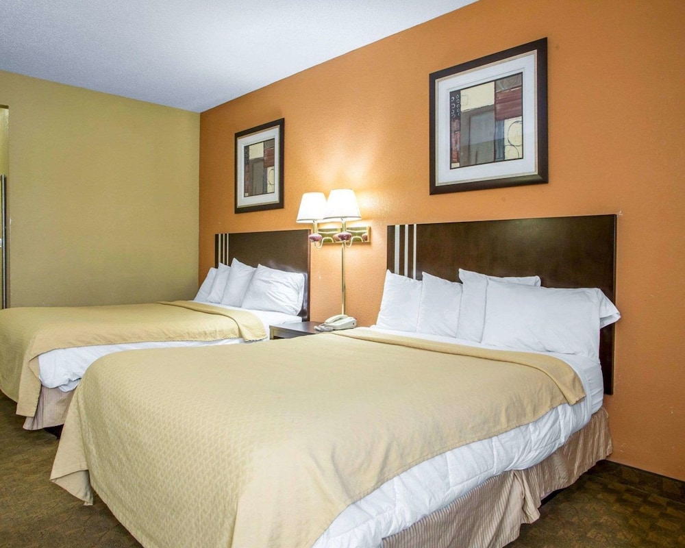 Quality Inn Merrillville 9/35