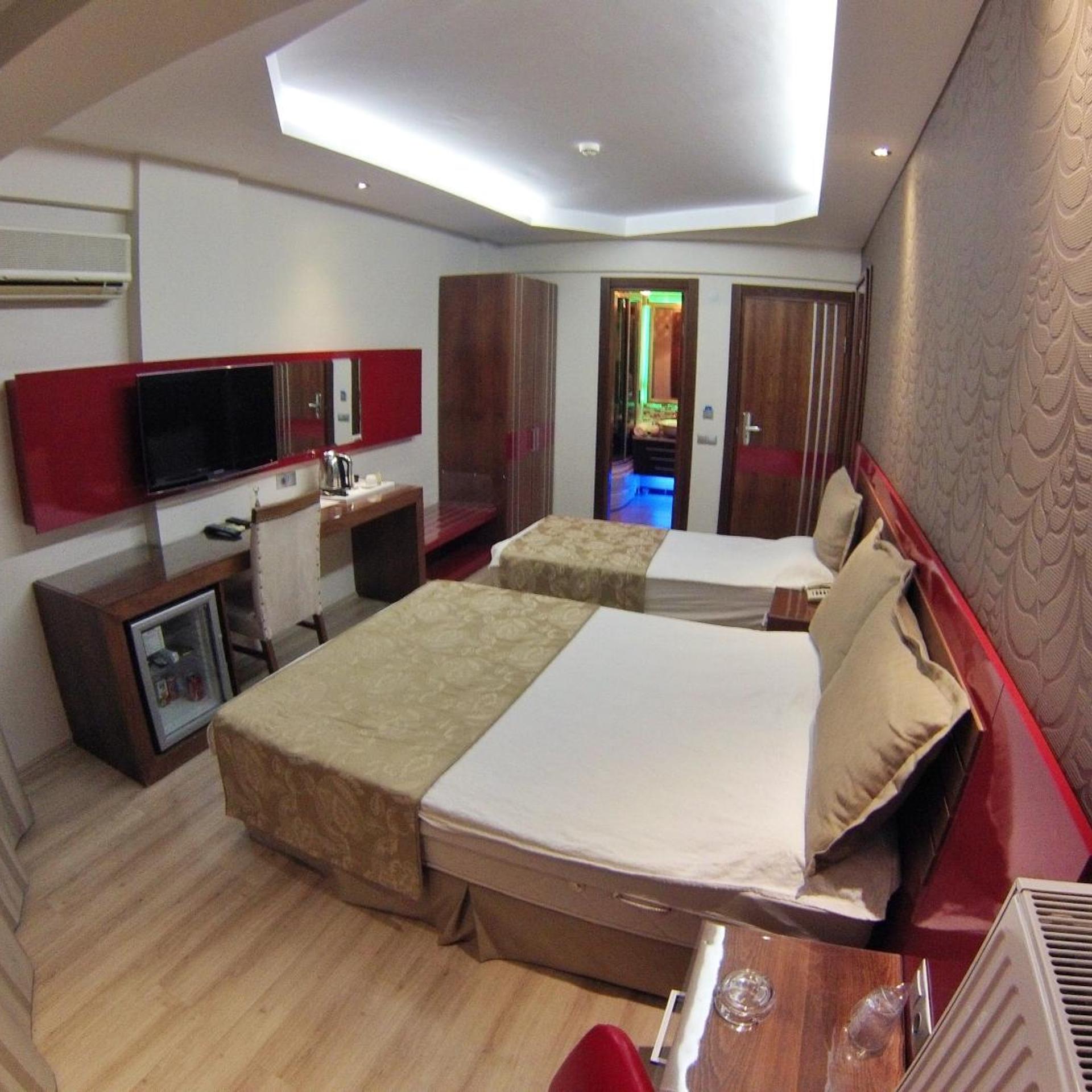 Anil Hotel 34/56