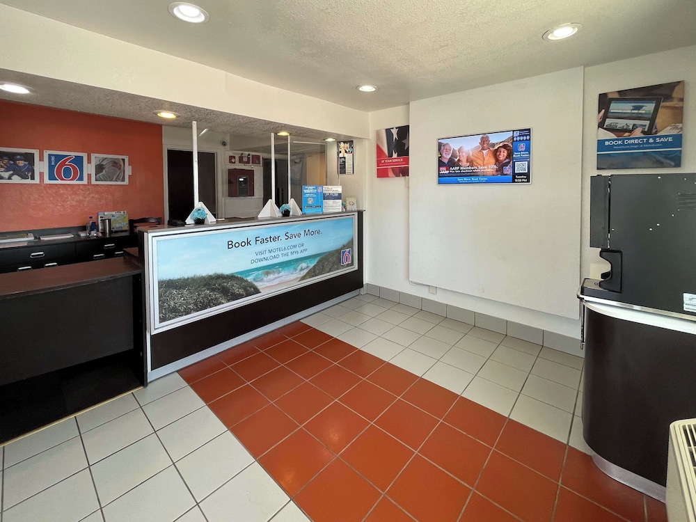 Lobby at Studio6 Galveston, TX, GALVESTON - TX